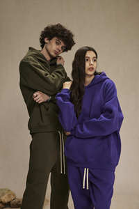 Sudadera con capucha de algodón y poliéster de alta calidad para hombre Ajuste personalizado Ropa para clima frío OEM Disponible Patrón sólido para invierno - Product Image 2