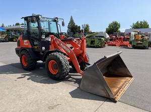Cargador articulado compacto Kubota R630 con ruedas, capacidad de 3 toneladas para construcción, agricultura, paisajismo, manejo de materiales - Product Image 5