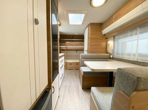 Mini-caravane de voyage 4x4 en aluminium, moderne, légère et étanche, idéale pour le camping et les activités de plein air, à vendre aux États-Unis - Product Image 4