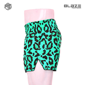 Conception personnalisée OEM Sublimation satin imprimé et broderie Kick Boxing Muay Thai Shorts MMA entraînement vêtements de combat vêtements d'arts martiaux - Product Image 3