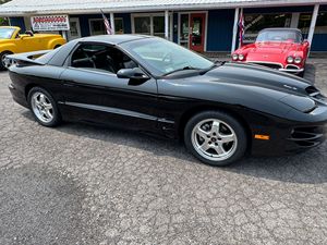Pontiac Firebird Trans Am WS6 d'occasion de 2002, excellent état, prêt à être expédié - Product Image 3