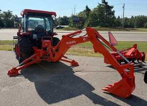 Tracteur Kubota LA1055 avec moteur puissant, option de chargeur frontal et arrière, puissance de levage de cabine pour les fermes, tracteur d'occasion - Product Image 5