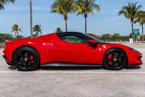 2024 296 GTB AWD Coche de bajo kilometraje, transmisión automática, volante a la izquierda, gasolina, turbo, cuero, R18, en buen estado - Product Image 2