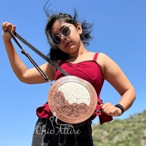 Nuevo bolso de cantimplora de cuero de piel de vaca con herramientas de estilo occidental, bolso de mano de forma redonda, bolso de hombro de cuero con herramientas para mujer - Product Image 1