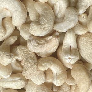 Anacardos crudos de Vietnam WW180 WW240 WW210, anacardos enteros de Santigo Vietnam, proveedor de confianza - Product Image 1