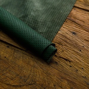 หนังขวดแบบมีรูพรุนสีเขียวพร้อมรูเข็มสำหรับผลิตภัณฑ์เครื่องหนังตามสั่งขนาด1ถึง22ตารางฟุต - Product Image 4