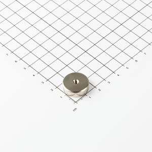 Gripper piatto in neodimio Ø20x6mm con filettatura interna - Product Image 1