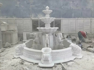 Fontaine d'Eau Statue en Marbre Unique pour Jardin Extérieur Représentant une Belle Femme - Product Image 3