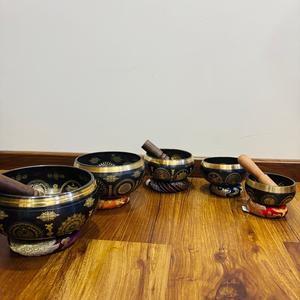 Bol chantant inspiré du bouddhisme de style traditionnel en bronze de l'Himalaya Artisanat en métal pour la guérison des chakras et la thérapie par le bain sonore - Product Image 1