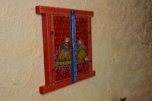 Fenêtre de tenture murale en bois peinte à la main artistique conçu décor à la maison Art Papet Design artisan en bois peint à la main travail décor à la maison - Product Image 4