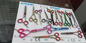 Coupe de cheveux professionnelle ciseaux amincissants léger élégant noir rouge couleur acier inoxydable poignée tranchante lame pointe en gros - Product Image 6