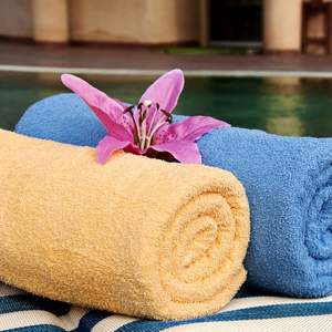 Serviette de piscine 100% coton de luxe, couleur jaune unie, séchage rapide, écologique, haute qualité, style moderne, personnalisable, diverses couleurs unies - Product Image 5