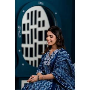 Anarkali Kurta azul índigo para mujer con pantalones y motivos étnicos Dupatta impresos ropa de Festival indio Salwar Kameez para niñas - Product Image 2