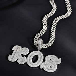 จี้เพชรโมอิสซาไนต์แบบ Iced Out สั่งทำตามชื่อตัวอักษร VVS  ความเงางามสูง  ทำจากเงินแท้ 925  สำหรับผู้ชายและผู้หญิง - Product Image 2