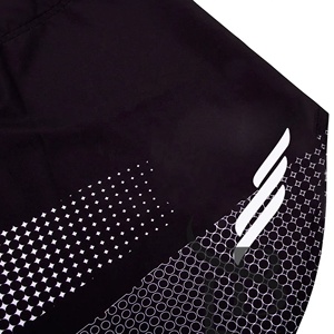 กางเกงขาสั้นมวยไทยขาสั้นผ้าโพลีเอสเตอร์ปักโลโก้แบบเรียบออกแบบได้ตามต้องการ - Product Image 2