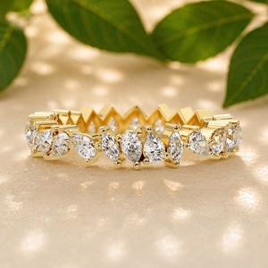 Bague d'éternité en or jaune 14 carats avec diamants de laboratoire poire, marquise et ronds – Fabricant de bagues de mariage et d'anniversaire – Vente en gros - Product Image 1