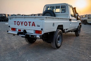 Toyota Land Cruiser PickUp 2.8L, 4 cilindros, DOHC, Turbodiésel. 3 asientos. 2 Puertas Disponibles, Precio Económico, En Venta - Product Image 3