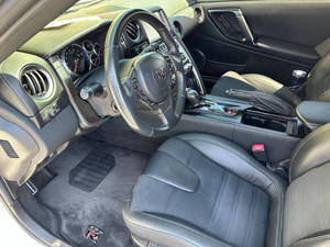 รถยนต์มือสองคุณภาพดีราคาประหยัด ปี 2015 นิสสัน จีทีอาร์ พรีเมียม พวงมาลัยซ้าย - Product Image 2