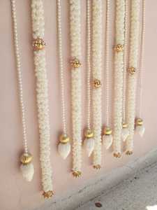 Ensemble de guirlandes de lotus et de jasmin en bois de santal blanc, perle, décor de fond Shanku Chakram, Vinayak Chaturthi, ensemble de Pooja pour l'inauguration de la maison, lot de 100 - Product Image 4