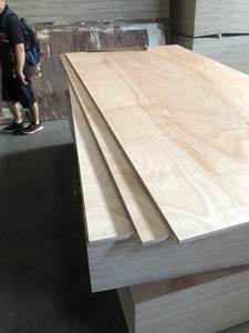 CONTREPLAQUÉ DE PIN avec PLACAGE D'ÉRABLE pour ENTREPÔT UTILISATION PREMIÈRE CLASSE GRADE 12 USD/PCS - Product Image 2