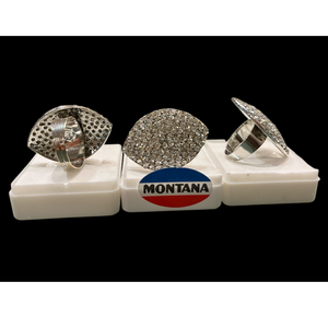 Elegantes y elegantes anillos chapados en plata con incrustaciones de diamantes americanos brillantes hechos de aleación de latón duradera para mujer - Product Image 1