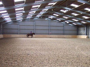 Personalizado Metal Horse Arena Equitação Arena Estrutura de aço pré-fabricada Cavalo Estável Equestre - Product Image 6
