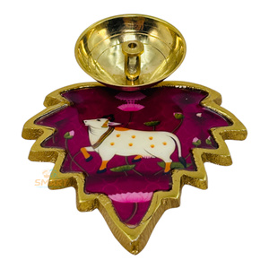 Vajilla de Pichwai Diya/Deepak moderna de soldadura chapada en oro de latón impreso para decoraciones religiosas para el hogar y la boda y regalos - Product Image 1