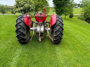 Tractor de Ruedas Massey Ferguson MF 35 4WD con Motor de 160 CV de Potencia Nominal - Product Image 6