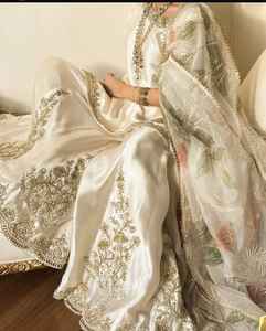 Kurti Estampado Informal para Mujer Pakistaní, Listo para Usar, Top Moderno y Elegante para Oficina, Hermoso Vestido Semi Formal - Product Image 3