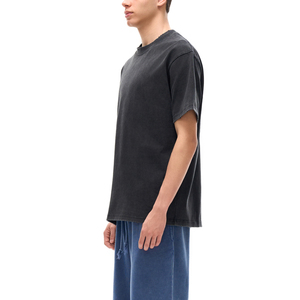 Camiseta de Algodón Desgastado de Estilo Vintage para Hombre - Product Image 4