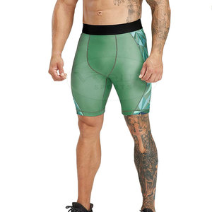 Shorts de compression respirants et écologiques pour hommes avec motif uni, taille élastique, séchage rapide pour le sport - Vente en gros disponible - Product Image 2