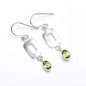 Superbes boucles d'oreilles en argent sterling 925 de style bohème, rondes, avec petite pierre précieuse péridot naturelle sertie en bélière, pour anniversaire - Product Image 4