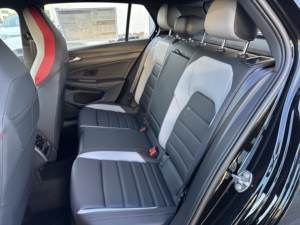 Limpio seminuevo 2025 Volks-wagen G0lf GTI SE - Product Image 4