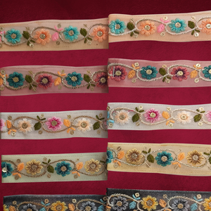 Adorno de encaje floral de diseñador lujoso para ropa nupcial de moda de alta gama y patrones intrincados elegantes en ropa bodas también bolsos - Product Image 1