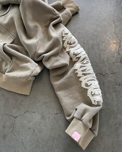 Ensemble de survêtement unisexe personnalisé OEM en coton imprimé délavé à l'acide, avec pantalon de jogging évasé brodé et sweat à capuche zippé - Product Image 2