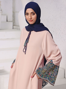 Nuevo Abaya de longitud completa a granel vestidos modestos liso Color sólido tradicional Clásico islámico musulmán plateado mujeres Abaya OEM - Product Image 2