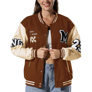 Chaqueta Varsity de Lana Acolchada Transpirable para Mujer, con Logotipo Personalizado, Bordado Chenille, Estampado de Cuero, Estilo Urbano, Fabricante OEM - Product Image 1