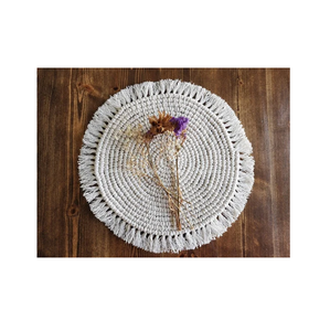 Manteles individuales de macramé de diseñador Diseño elegante Acabado natural Forma redonda y floral Color natural Artículos de mesa más exigentes - Product Image 1