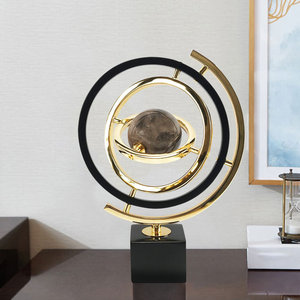 Escultura de moda de alta calidad en diseño contemporáneo elegante Ideal para sala de estar elegante y decoración interior de lujo - Product Image 1