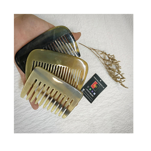 Peine de cuerno hecho a mano HUONG DANG de lujo y alta calidad de Vietnam, modelo 39, para uso hotelero - Product Image 1