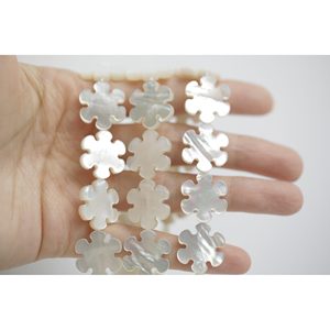 Cadena de Perlas con Forma de Flor de 6 Pétalos para la Creación de Joyería - Product Image 6