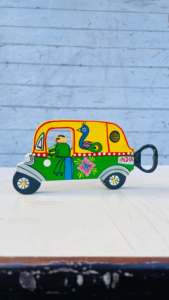 Ouvre-bouteille de taxi en bois fabriqué à la main artistique Design Vintage accessoire de bar fonctionnel artisanat décoratif cadeau maison cuisine - Product Image 4