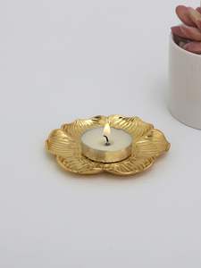 <b>Small</b> Metal <b>Candle</b> Jar For Tealight <b>Candles</b> Enhancing Glow And Decorative Appeal For Compact Spaces - Product Image 4