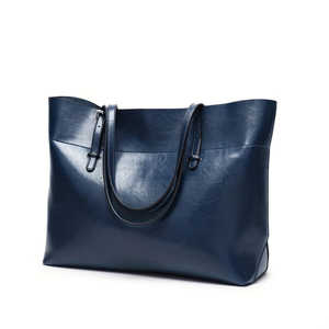 Sac fourre-tout élégant marron pour femme avec bandoulière réglable, fermeture éclair, spacieux et stylé pour le travail, les voyages et le quotidien - Product Image 5