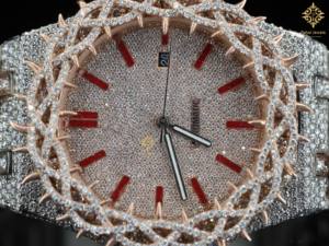 Montre de luxe personnalisable en moissanite avec cadran romain, design épineux, sertissage complet, date, style hip-hop, pour soirée, luxe durable - Product Image 2