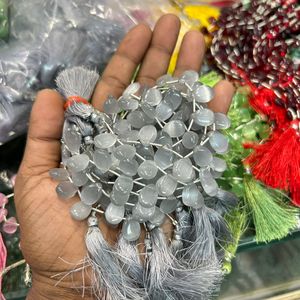 Monalisa พลอยหลวมรูปหยดน้ำตาลูกปัดในใยแก้วนำแสงสีเขียวพร้อมพลอยธรรมชาติทรงรีตัด - Product Image 3