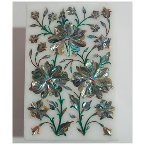 Boîte à bibelots en céramique faite à la main avec incrustation de pierres semi-précieuses Boîte à bijoux en marbre à bas prix pour soeur Idée cadeau en forme de rectangle - Product Image 1