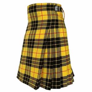 Kilt Tradicional Escocés Rojo para Hombre, Diseño Clásico de Tartán Escocés con Correas de Hebilla, Logotipo y Tela Personalizados de Alta Calidad - Product Image 3