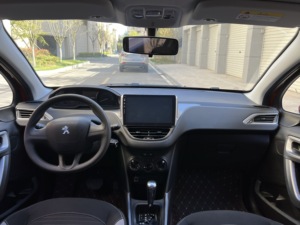 Dongfeng <span class=keywords><strong>Peugeot</strong></span> <span class=keywords><strong>2008</strong></span>, modèle SUV 5 places, transmission <span class=keywords><strong>automatique</strong></span>, essence, voiture d'occasion, fabrication chinoise, voitures d'occasion de haute qualité. - Product Image 5