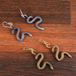 Pendientes de Serpiente de Moda 2024, Joyería Gótica de Latón para Mujer, Acabado Antiguo, Estilo Animal Serpentina, Pendientes Colgantes, Venta al por Mayor/OEM/ODM - Product Image 6